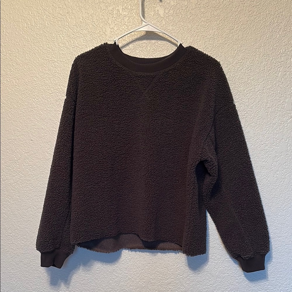American Eagle Fuzzy Gray Cropped Crewneck Sweater (S)